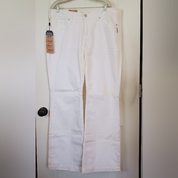 Silver Suki Super Stretch Mid Flare White Denim Jeans Plus Size 18 Long/34 NWT - Picture 1 of 15